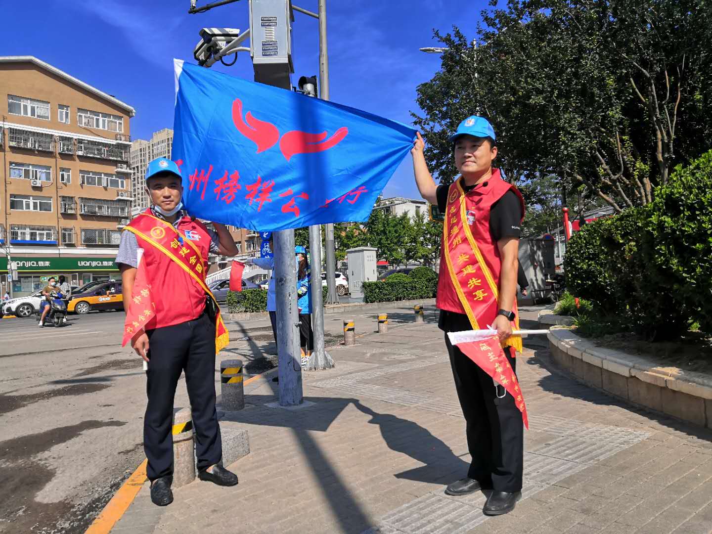 <strong>业余农村老太太的嫩逼尻逼大全</strong>